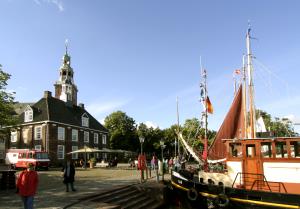 2005-08-04 Leer Traditionschiffertreffen 275-1_72.jpg